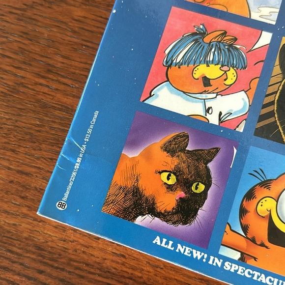 RARE Garfield Book - Garfield & His 9 Lives by Jim Davis Softcover 1984 - Picture 8 of 8